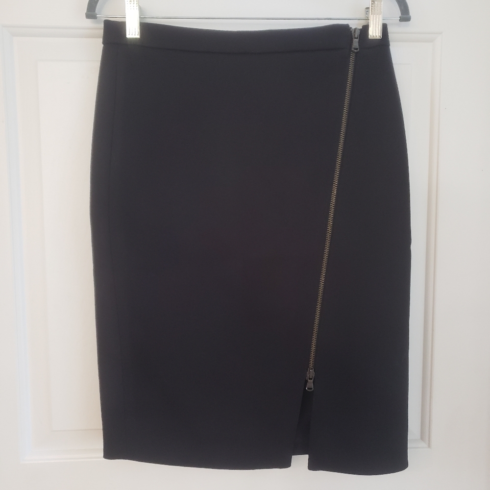 J. Crew Black Pencil Skirt with Asymmetric Gold Zipper Size 2 Waist 29-30" B9213